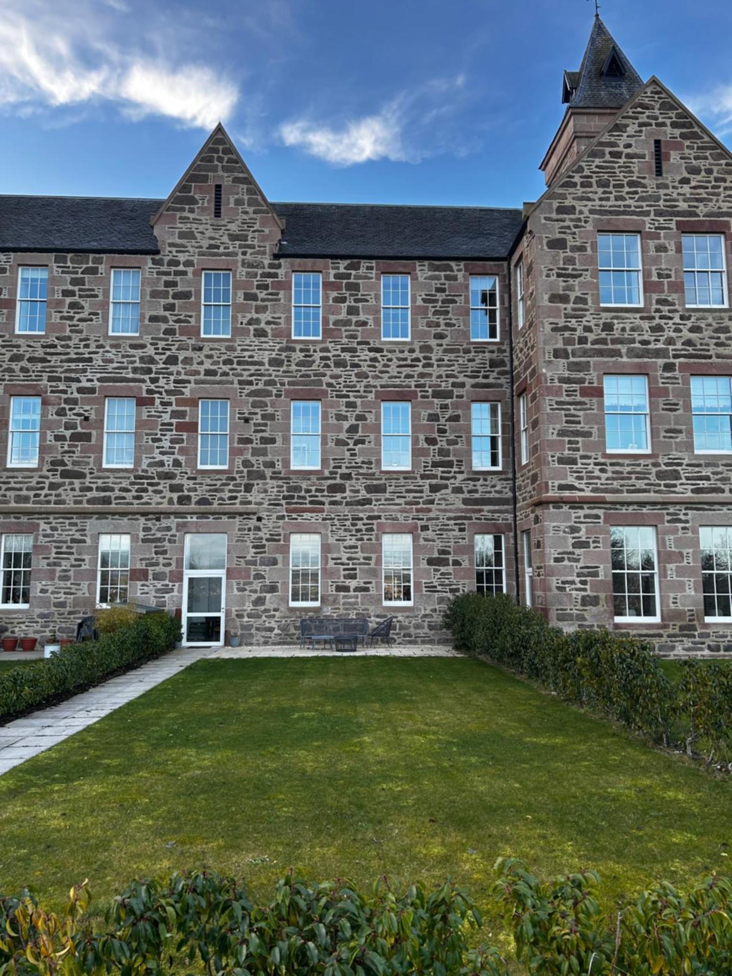 Inverness Great Glen Town House, 5 Minute Drive From Town Centre Buitenkant foto
